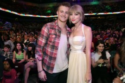 Taylor Swift テイラー・スウィフト